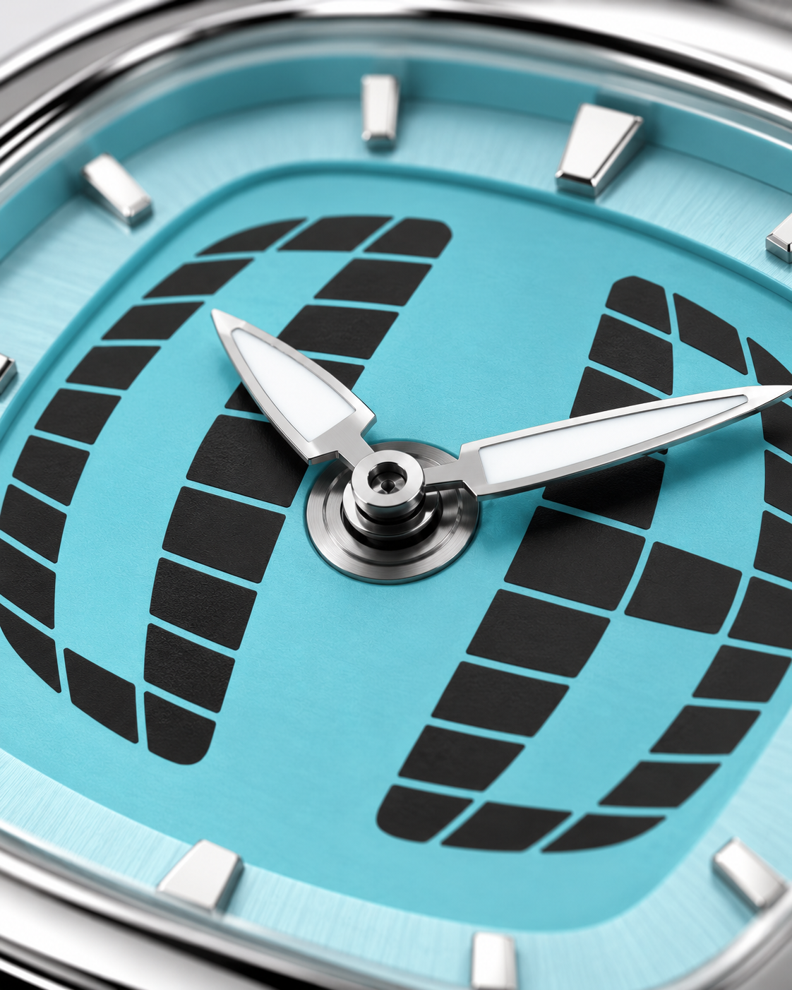 SQUARE AQUA – dial close-up