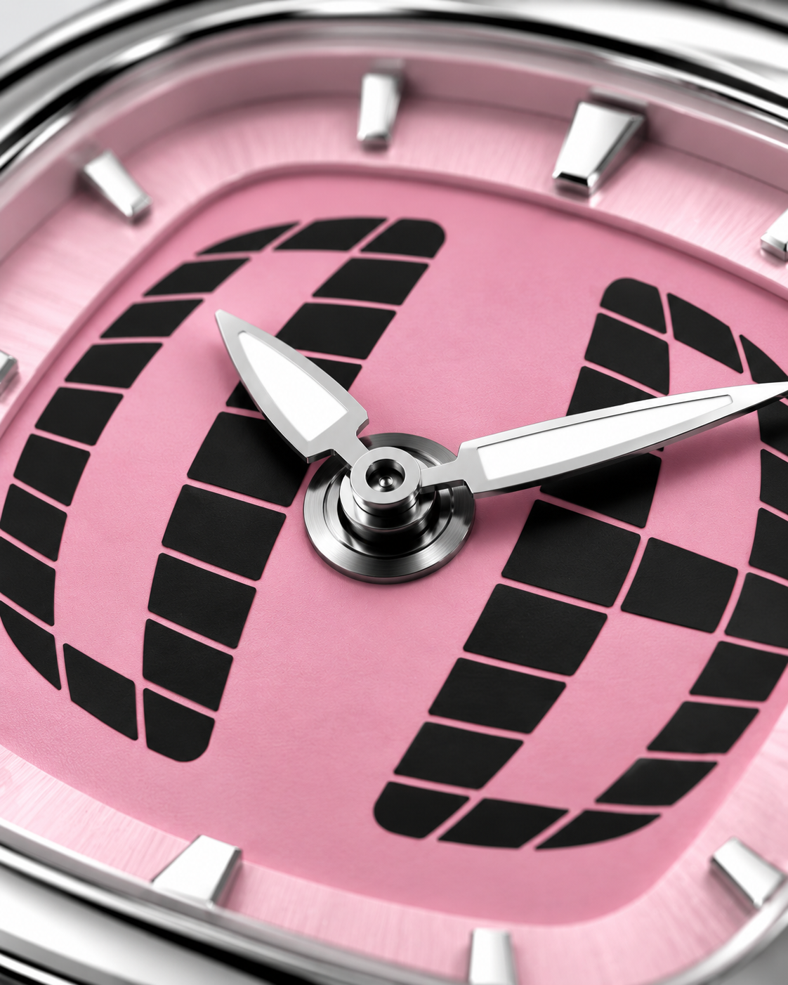 SQUARE SAKURA – dial close-up